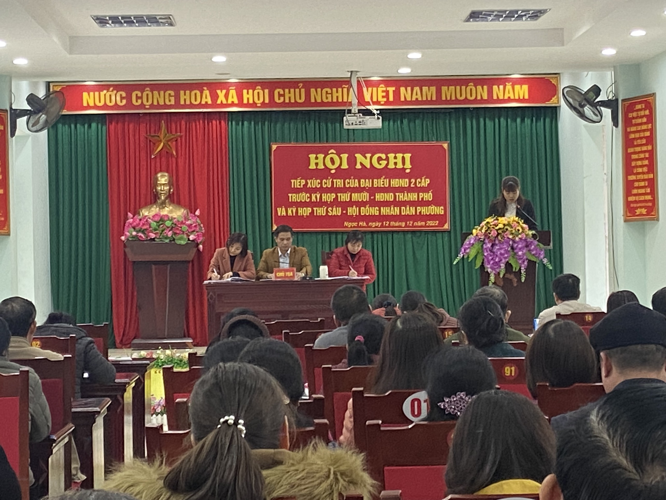 Hội nghị tiếp xúc cử tri của Đại biểu HĐND 2 cấp tại phường Ngọc Hà