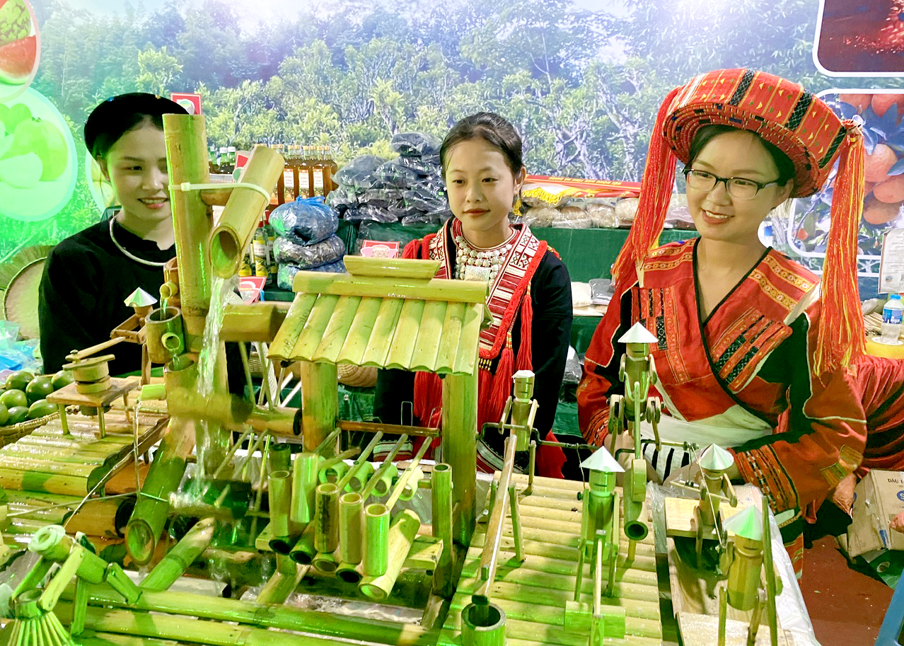 Một số đặc trưng văn hóa tộc người ở Hà Giang