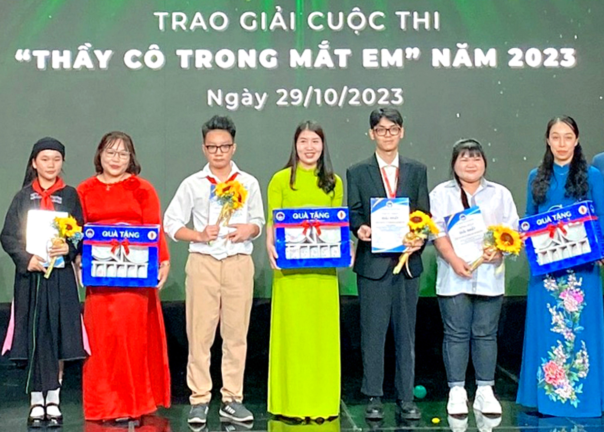 Hà Giang có 2 tác phẩm đoạt giải tại Cuộc thi “Thầy cô trong mắt em” năm 2023
